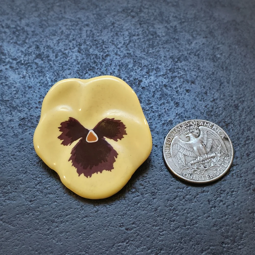 Vintage 1981 Avon Ceramic Pansy Flower Brooch